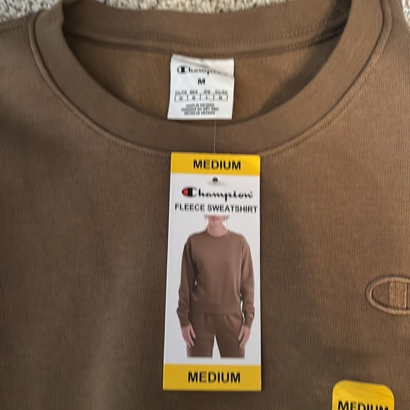 Champion Crewneck - Picture 2 of 2